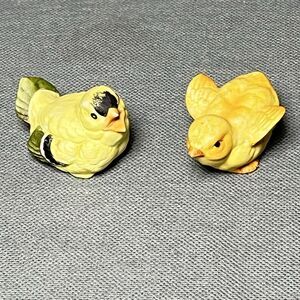 Vintage Miniature Bird Figurines Porcelain Baby Chicken & Gold Finch-Set 2